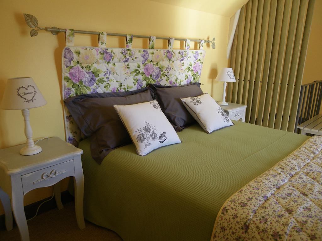 La Petite Varenne Turny Habitación foto